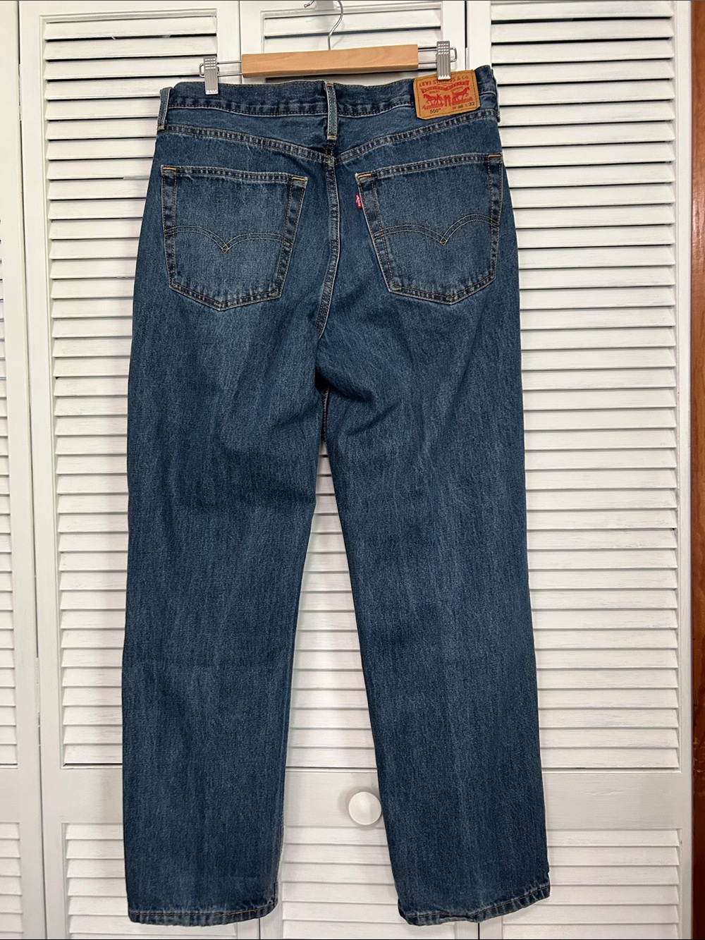 Levi's Men's 550 Relaxed Fit Jeans - Blue with Tan Patch Red Tab Size W36 L32 - Picture 3 of 12